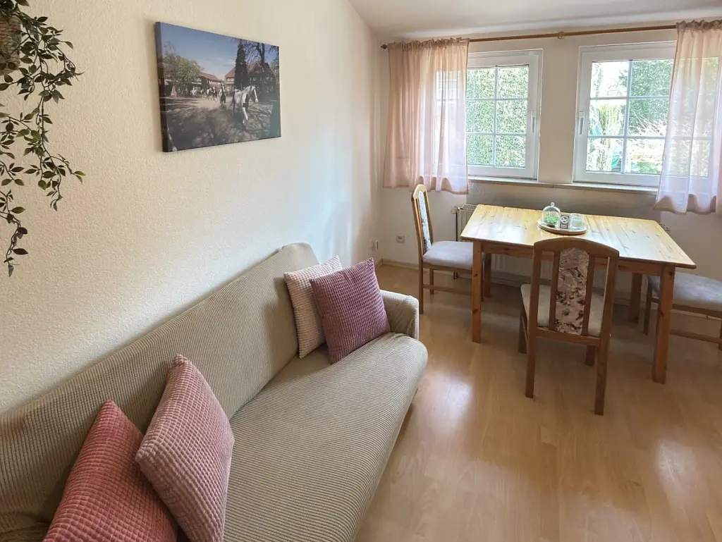 Gemuetliche-FeWo-Spatzennest-1Z-Ferienwohnung-Niedersachsen-Heideort-Luenzen-Schneverdingen-Ferienhof-Reiterhof-1