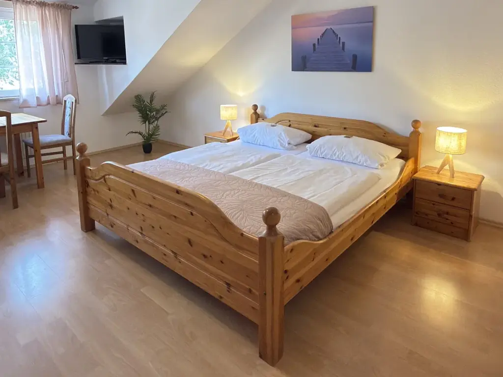 Gemuetliche-FeWo-Spatzennest-1Z-Ferienwohnung-Niedersachsen-Heideort-Luenzen-Schneverdingen-Ferienhof-Reiterhof-1